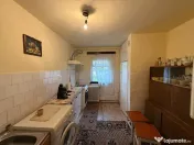 Apartament 3 camere, decomandat, parter, zona Calea Zarandului 