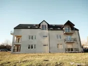 De vanzare bloc la gri format din 9 apartamente 