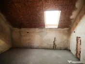 De vanzare bloc la gri format din 9 apartamente 