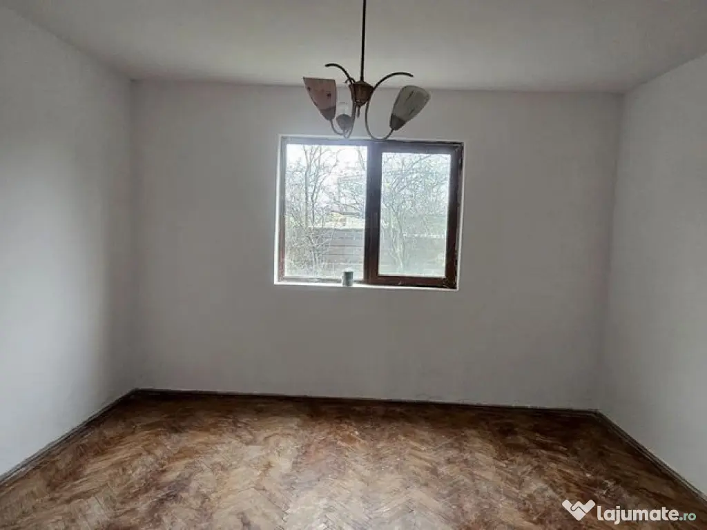 Casa din caramida – Zona Centrala, Parc CFR – Pret 17...
