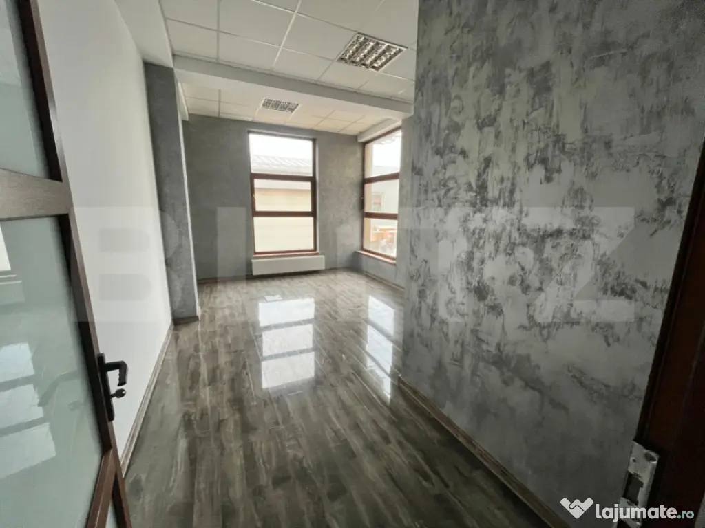 Birou 16.50 mp cu parcare si spatii comune, zona de Centura