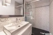 Apartament tip PENTHOUSE, 3 camere de vânzare, posibil R... 