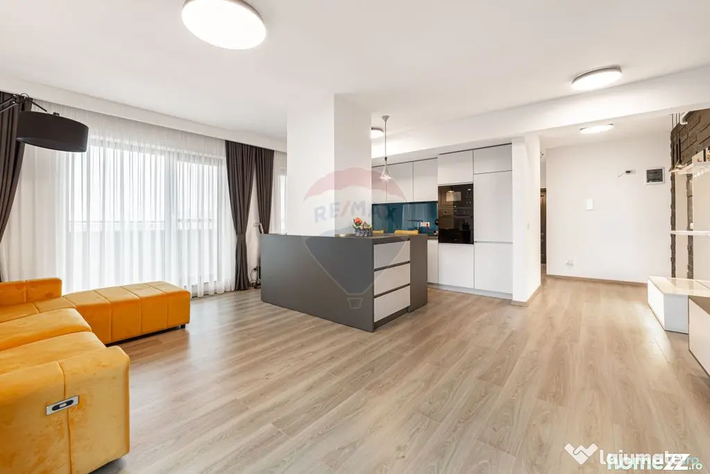 Apartament tip PENTHOUSE, 3 camere de vânzare, posibil R...