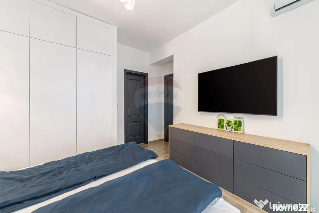Apartament tip PENTHOUSE, 3 camere de vânzare, posibil R...