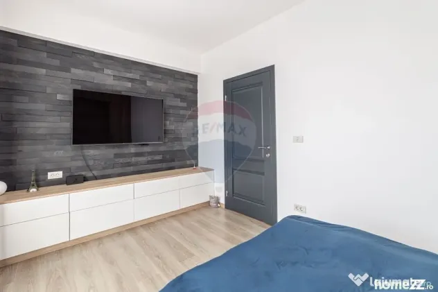 Apartament tip PENTHOUSE, 3 camere de vânzare, posibil R...