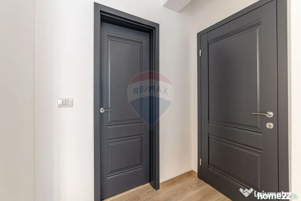 Apartament tip PENTHOUSE, 3 camere de vânzare, posibil R...