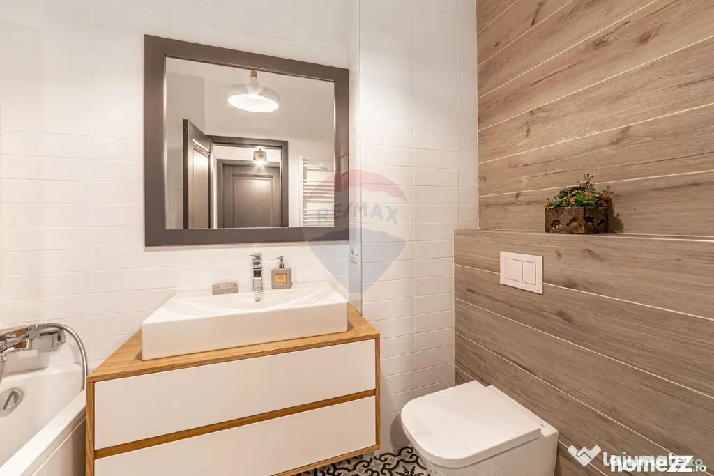 Apartament tip PENTHOUSE, 3 camere de vânzare, posibil R...
