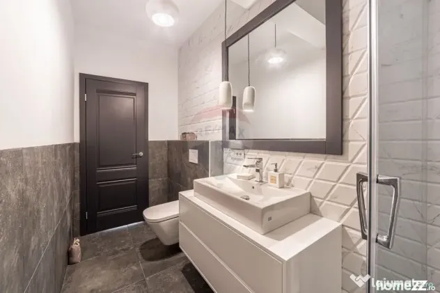 Apartament tip PENTHOUSE, 3 camere de vânzare, posibil R...