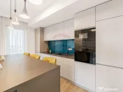 Apartament tip PENTHOUSE, 3 camere de vânzare, posibil R... 