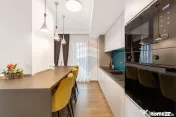 Apartament tip PENTHOUSE, 3 camere de vânzare, posibil R... 