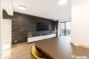 Apartament tip PENTHOUSE, 3 camere de vânzare, posibil R... 