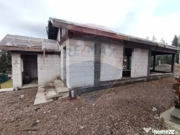 Casă / Vilă cu 8 camere de vânzare