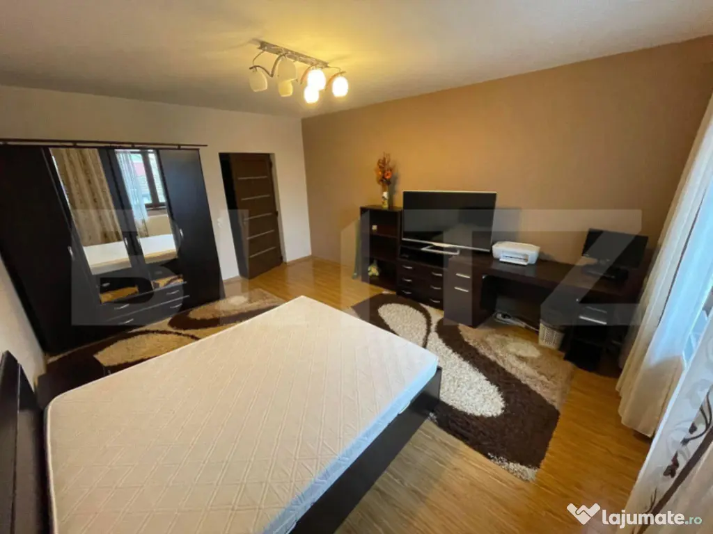 Casa 3 dormitoare de vanzare, 200 mp, teren 252mp, zona Semi