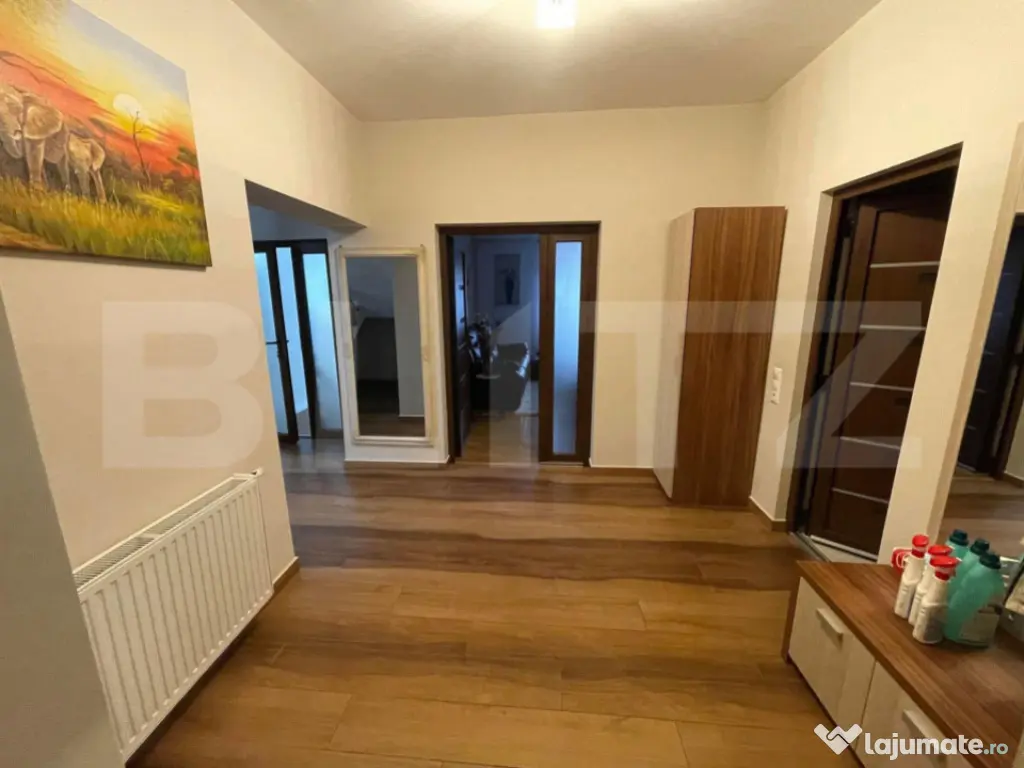 Casa 3 dormitoare de vanzare, 200 mp, teren 252mp, zona Semi