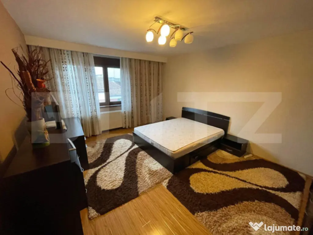 Casa 3 dormitoare de vanzare, 200 mp, teren 252mp, zona Semi