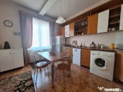 Apartament 4 camere , pet friendly, cu parcare si curte, ... 