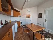 Apartament 4 camere , pet friendly, cu parcare si curte, ... 