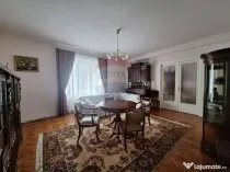 Apartament 4 camere , pet friendly, cu parcare si curte, ...