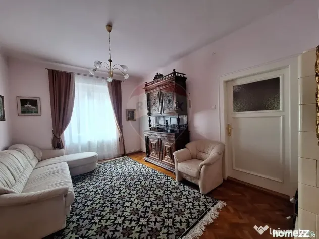 Apartament 4 camere , pet friendly, cu parcare si curte, ...