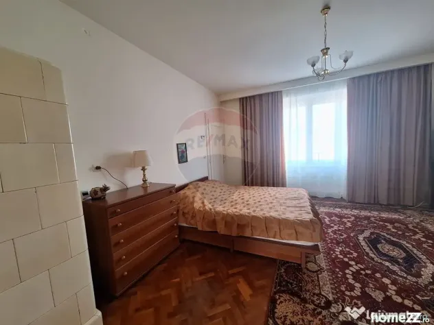 Apartament 4 camere , pet friendly, cu parcare si curte, ...
