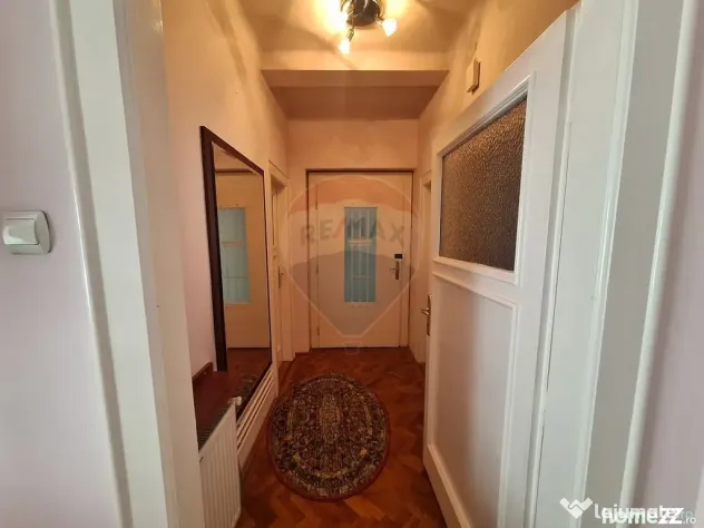 Apartament 4 camere , pet friendly, cu parcare si curte, ...