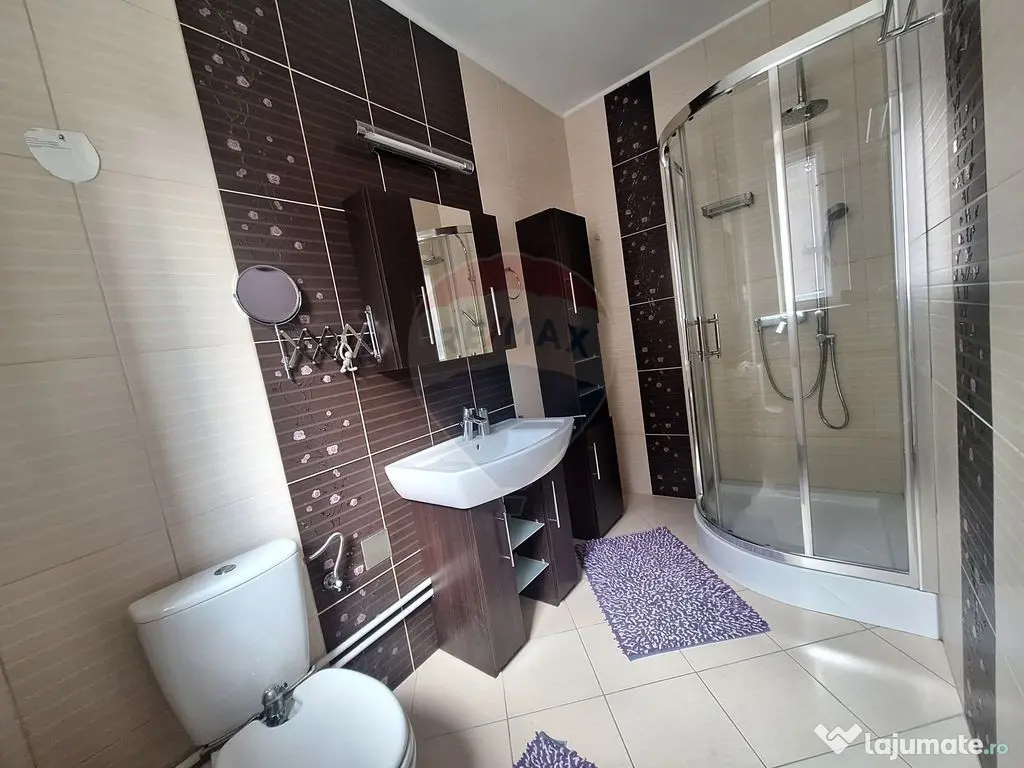 Apartament 4 camere , pet friendly, cu parcare si curte, ...