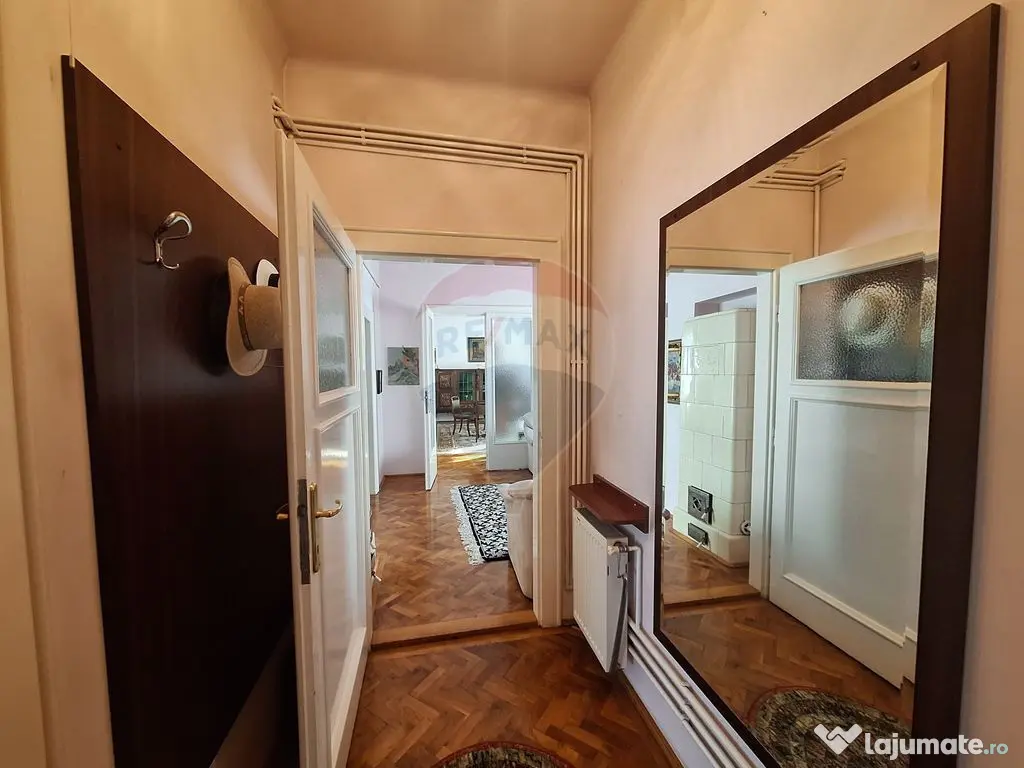 Apartament 4 camere , pet friendly, cu parcare si curte, ...