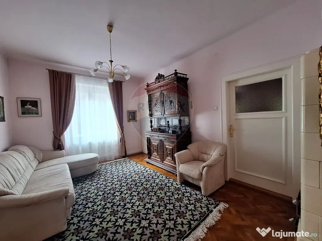 Apartament 4 camere , pet friendly, cu parcare si curte, ...