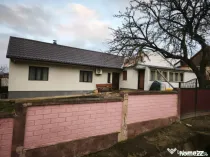 Casa de vanzare cu 3 camere, 80 mp, 900 mp teren, Siret