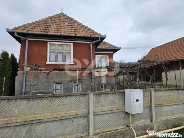 Casă + anexe gospodărești pe teren generos în Rediu, com
