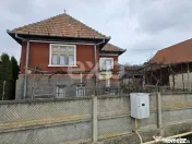Casă + anexe gospodărești pe teren generos în Rediu, com 