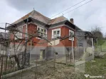 Casă + anexe gospodărești pe teren generos în Rediu, com