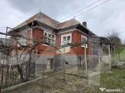 Casă + anexe gospodărești pe teren generos în Rediu, com 