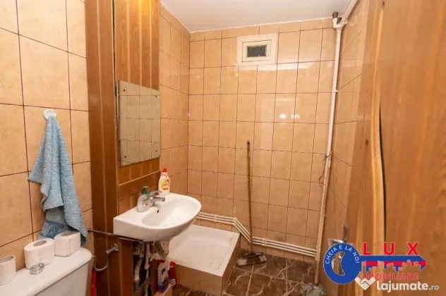 ID 6104 Spatiu comercial de vanzare *Piata Noua