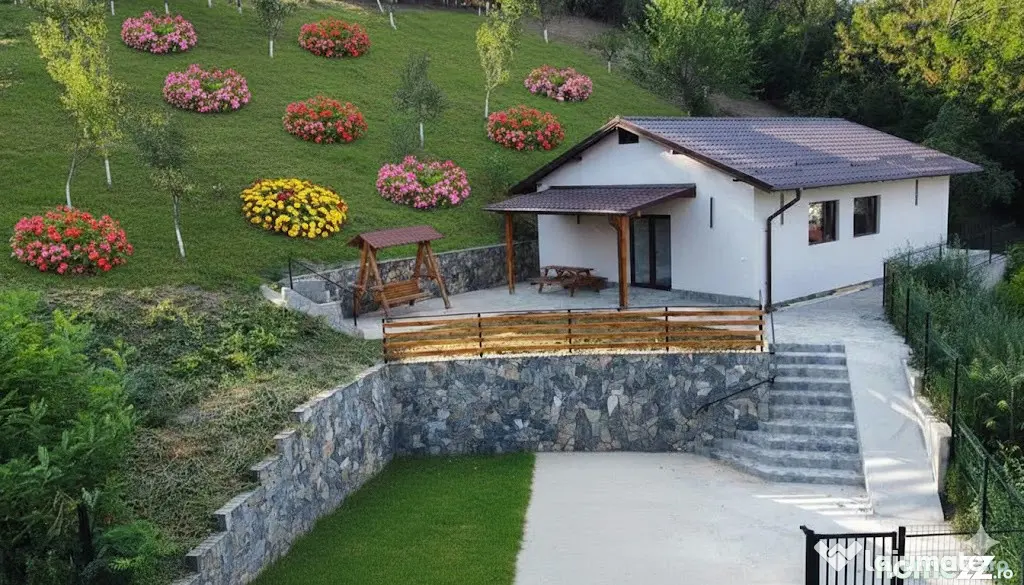 Casă nouă 108 mp cu teren 1.890 mp, zonă liniștită –
