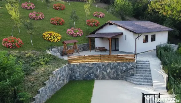 Casă nouă 108 mp cu teren 1.890 mp, zonă liniștită –