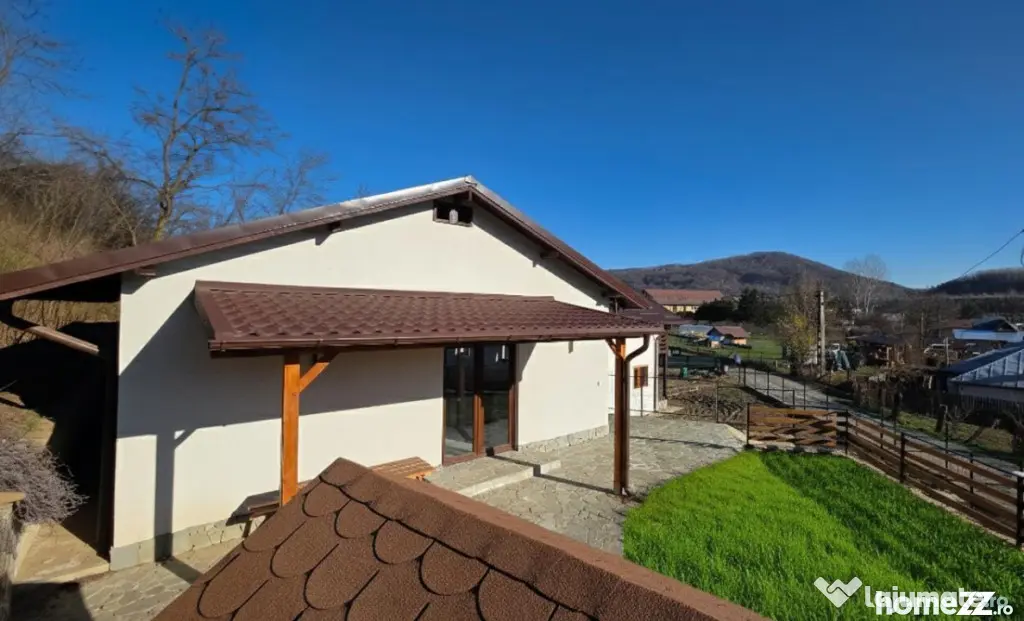 Casă nouă 108 mp cu teren 1.890 mp, zonă liniștită –