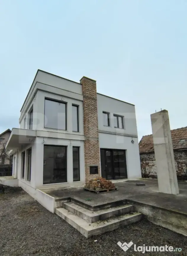 Casa individuala semifinisata 190 mp, teren 382 mp, proximit
