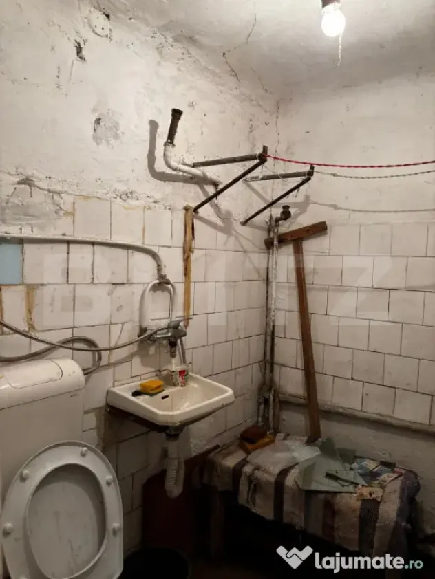 Apartament 1 cameră | Zonă centrală | Demisol înalt | Cu