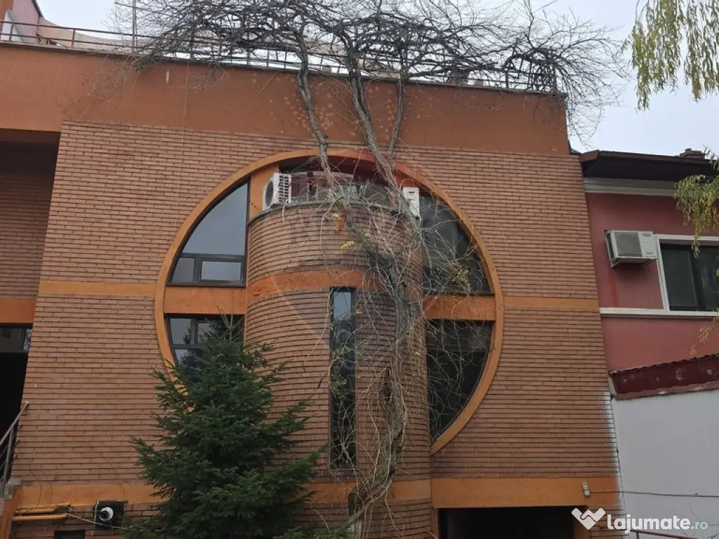 DE INCHIRIAT Spațiu comercial