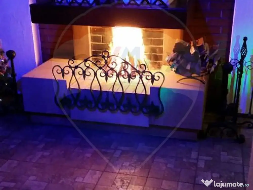 DE INCHIRIAT Spațiu comercial