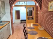 Apartament spatios cu 4 camere plus boxa accesibila din inte 