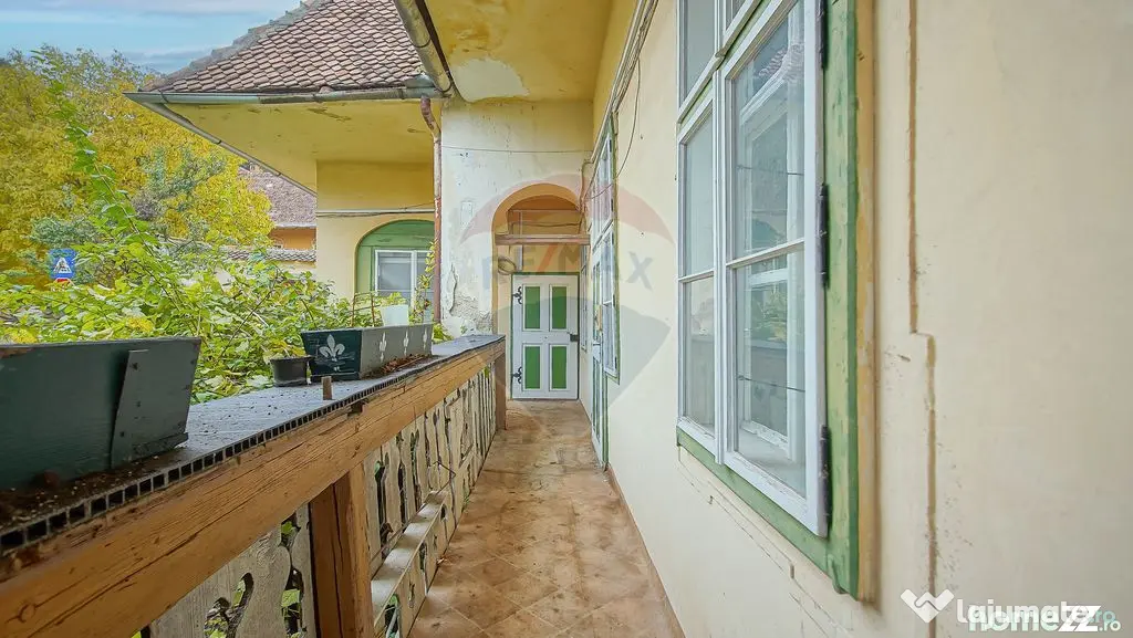 Casă singură în curte, de închiriat, Schei!