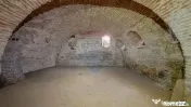 Casă singură în curte, de închiriat, Schei! 