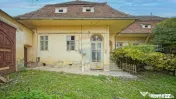 Casă singură în curte, de închiriat, Schei!