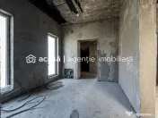 Casă nouă cu etaj semifinalizată în Aradul Nou 