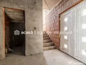 Casă nouă cu etaj semifinalizată în Aradul Nou 