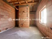 Casă nouă cu etaj semifinalizată în Aradul Nou 