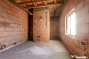 Casă nouă cu etaj semifinalizată, zonă liniștită î... 