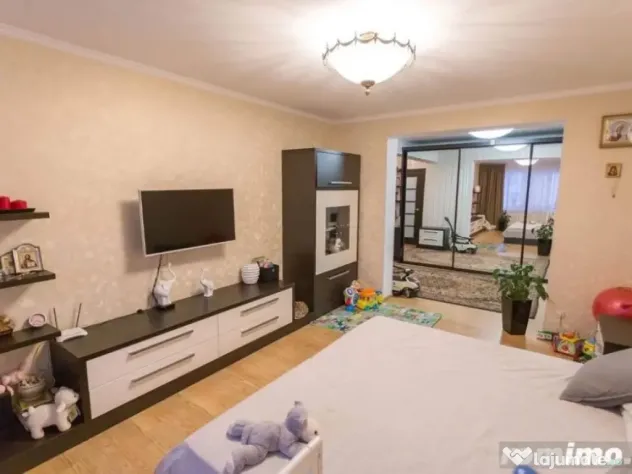 Garsoniera moderna zona Crangasi